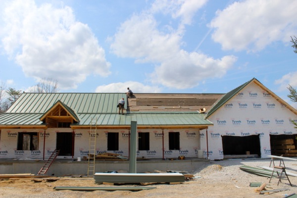 Metal Roof: A Few Pros and Cons