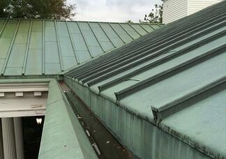 metal_roof_ceaning_maintenance