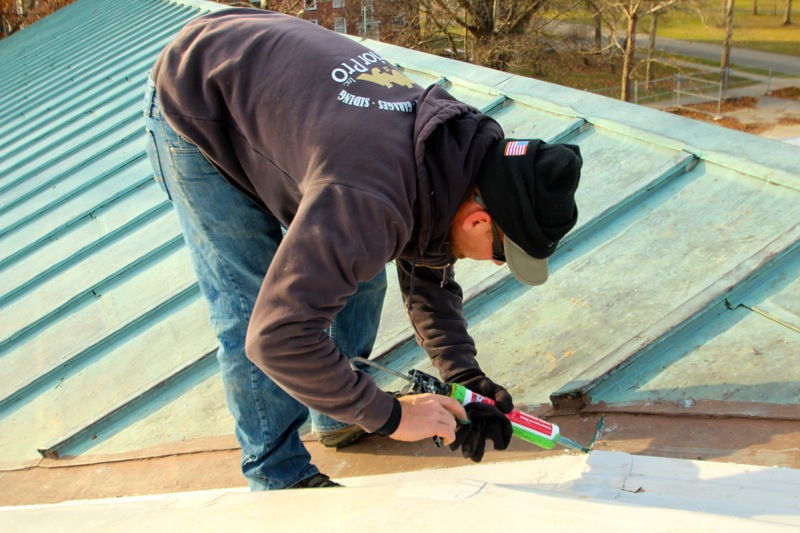 Choose the right Sealant to Maintain and Repair your Commercial Roof
