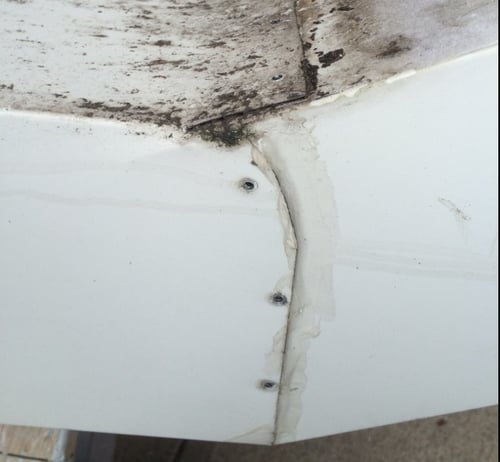 commercial_gutters_damaged