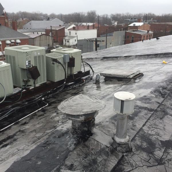 Blistering and Alligatoring on Flat Roofs: Causes and How to Fix It